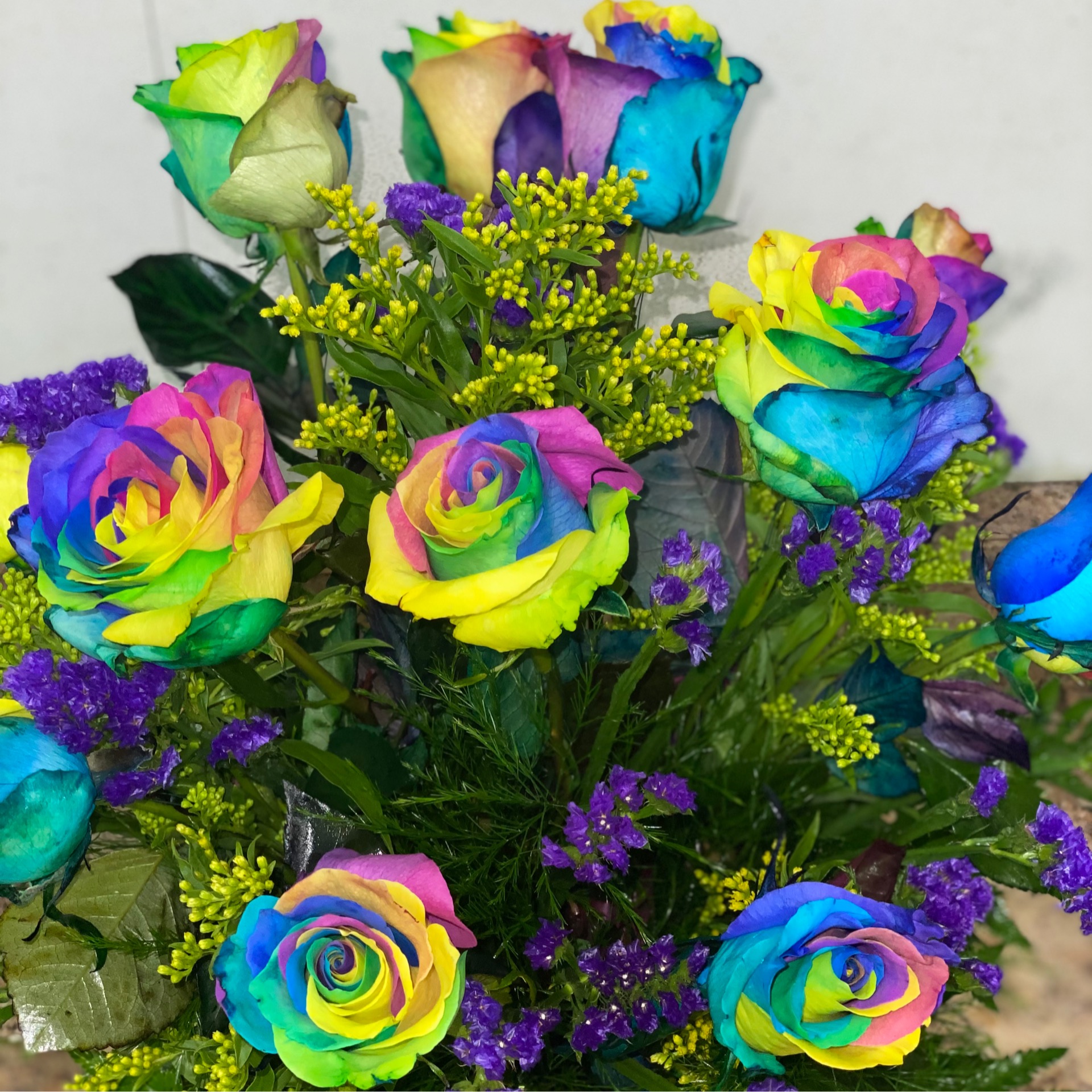 Dozen Rainbow Roses – Mitchells Florist Orlando